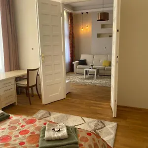 https://visit-debrecen-2-apartman.hotels-hajduszoboszlo-hungary.com