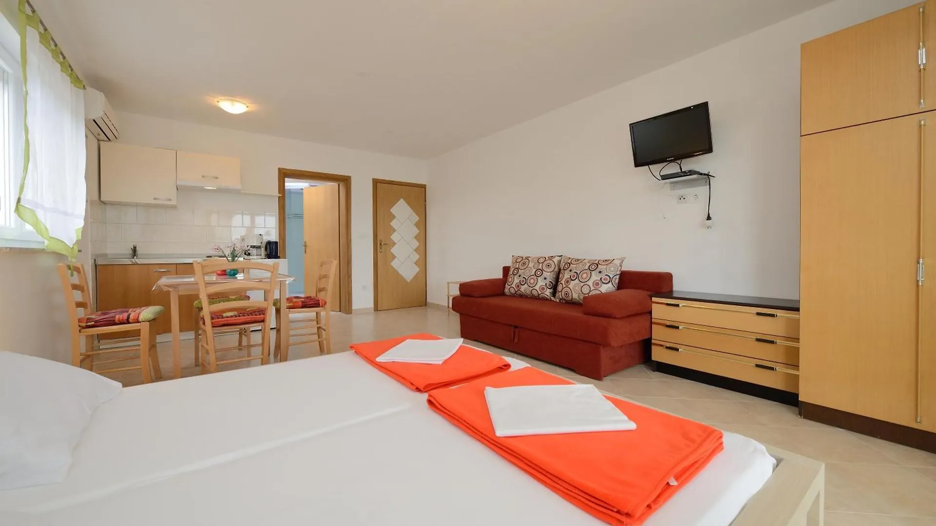 Apartment Seline 0*,